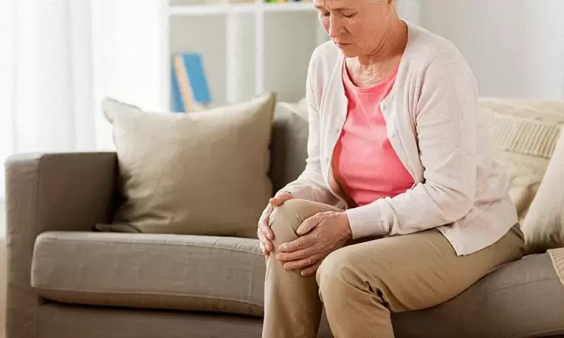 Osteoarthritis of the joints in an elderly woman